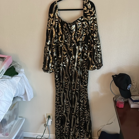 Beautiful formal dress with black and gold sequence purchased from SHEIN - Picture 2 of 4